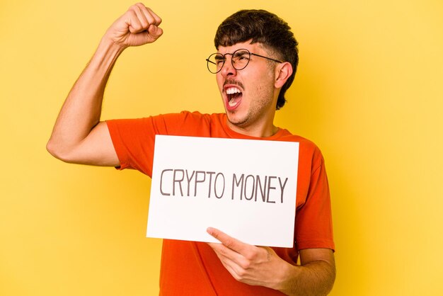 Kto tak naprawdę wydobywa bitcoina i jak wygląda ich codzienna praca