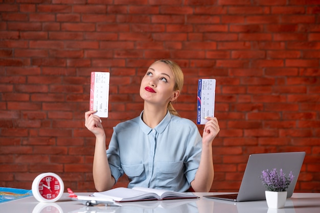 Czy rozliczać dochód z zagranicy w Polsce?