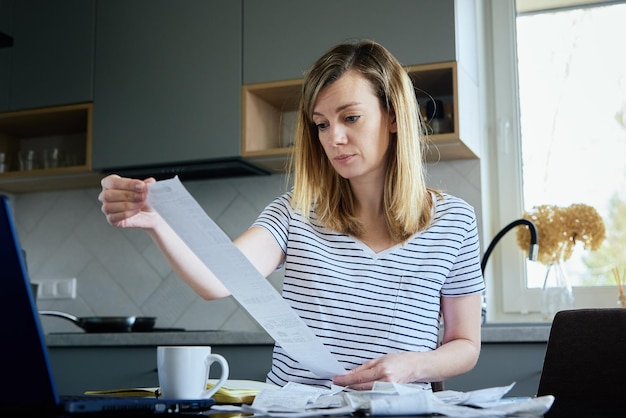 Jak sprawdzić czy skarbówka wysyła zwrot podatku?