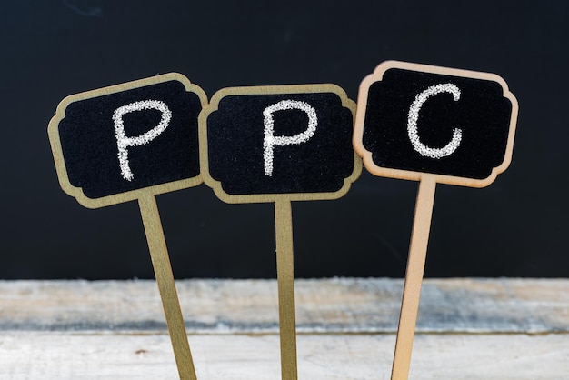 Czy warto złożyć PIT 2 przy zmianie pracy?