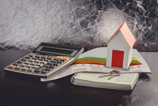 Jak obliczyć podatek dochodowy od sprzedaży mieszkania?