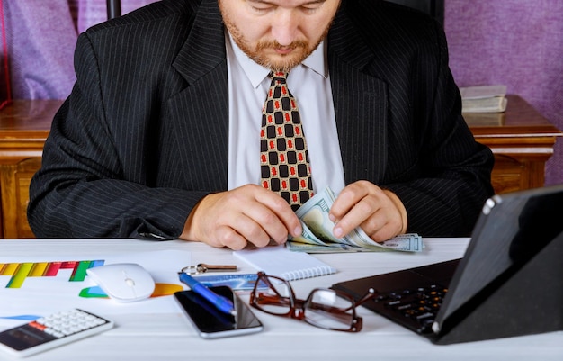 Pit 8c jak rozliczyć stypendium na uczelni?