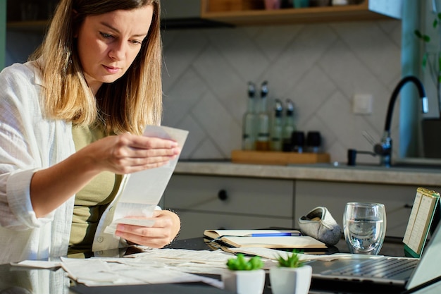 Jak płacić ryczałt od przychodów ewidencjonowanych w działalności gospodarczej?