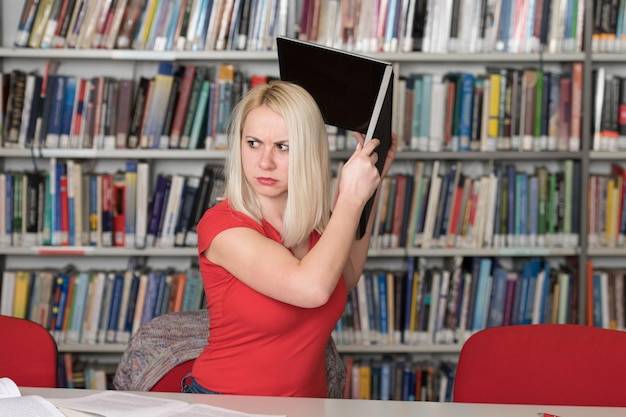 Jaki PIT od umowy zlecenia dla studenta trzeba wypełnić?